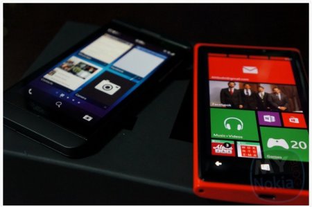 Телефоны опять меряются мегапикселами: Blackberry Z10 и Nokia Lumia 920